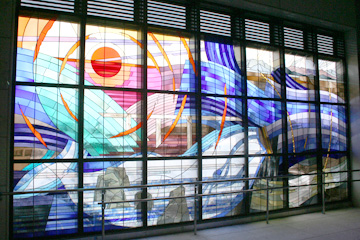 拝島駅のステンドグラス